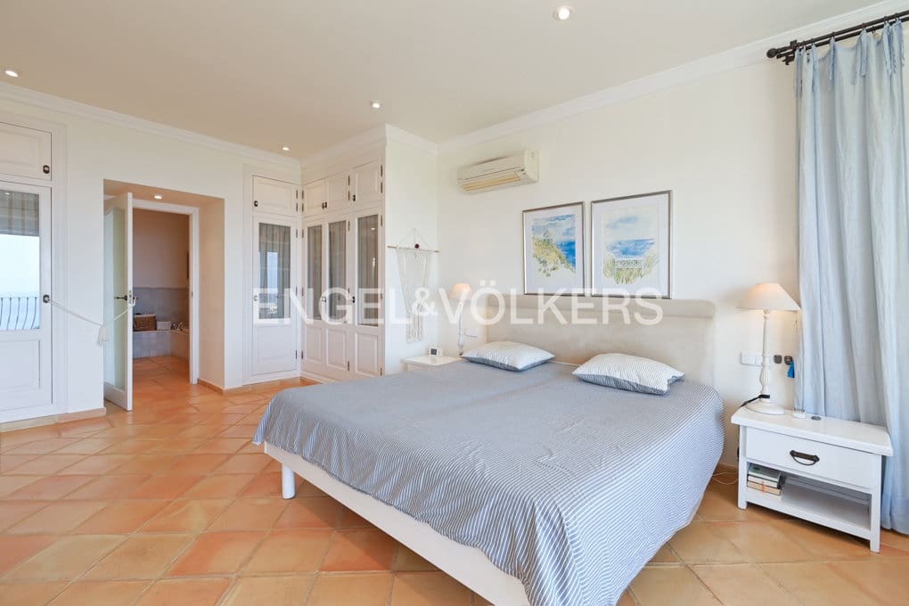 4 Zimmer Villa zu verkaufen in Moraira mit Pool Garage - 1.999.000 € (Ref: 9186498)