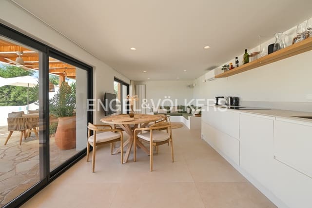 5 soverom Villa til salgs i Moraira, Teulada-Moraira med svømmebasseng garasje - € 1 849 000 (Ref: 9207774)