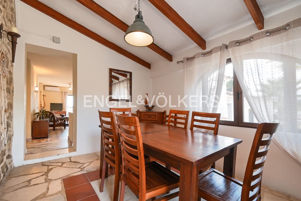 7 makuuhuone Maalaistalo myytävänä paikassa Benissa mukana uima-altaan 
autotalli - 1 349 000 € (Ref: 9216795)