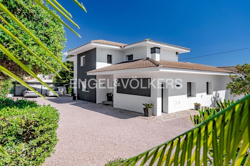 6 soveværelse Villa til salg i Calpe / Calp med swimmingpool garage - € 1.650.000 (Ref: 9241963)