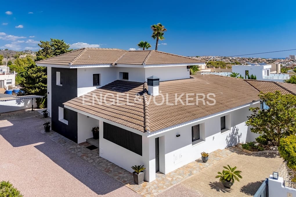 6 soveværelse Villa til salg i Calpe / Calp med swimmingpool garage - € 1.650.000 (Ref: 9241963)