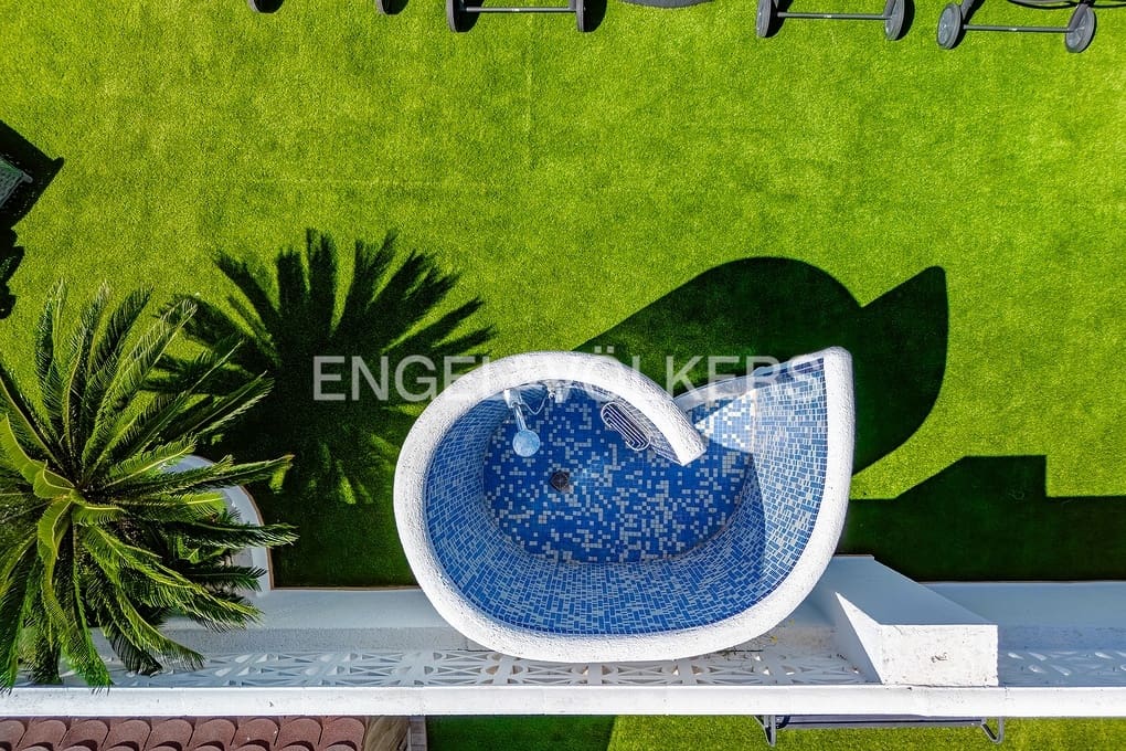 6 soveværelse Villa til salg i Calpe / Calp med swimmingpool garage - € 1.650.000 (Ref: 9241963)