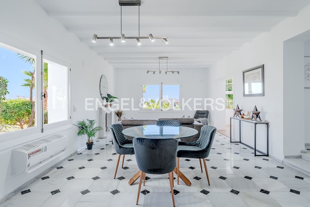 6 sypialnia Willa na sprzedaż w Calpe / Calp z basenem garażem - 1 650 000 € (Ref: 9241963)