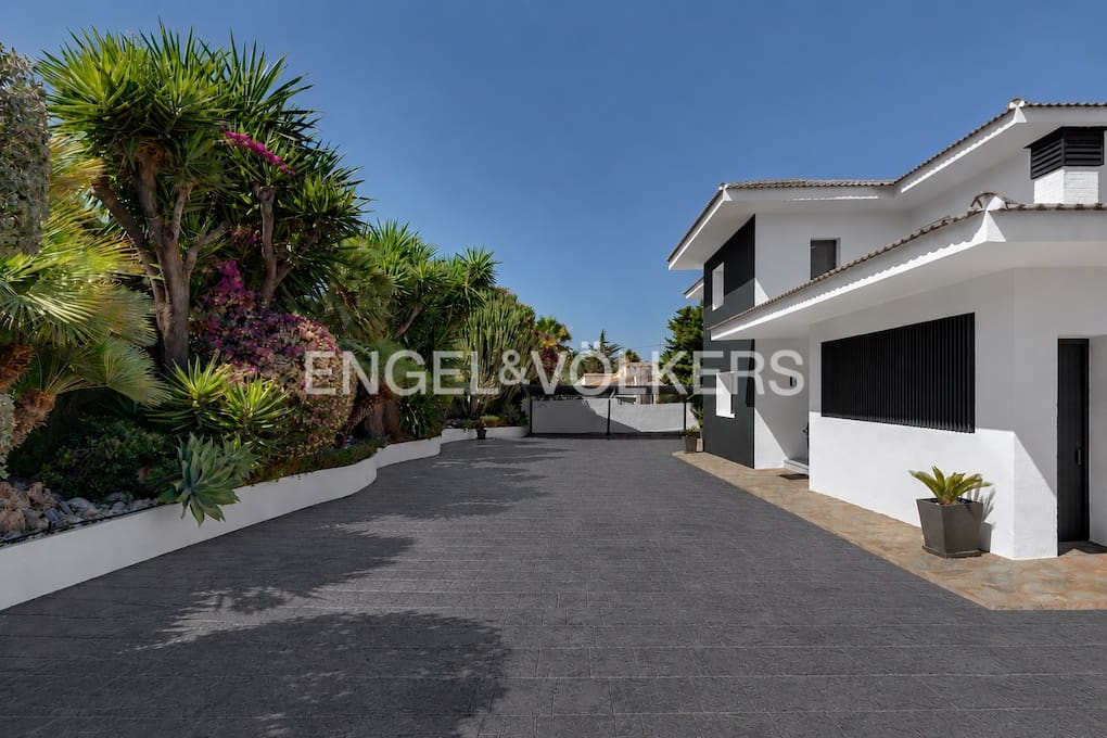 6 sypialnia Willa na sprzedaż w Calpe / Calp z basenem garażem - 1 650 000 € (Ref: 9241963)