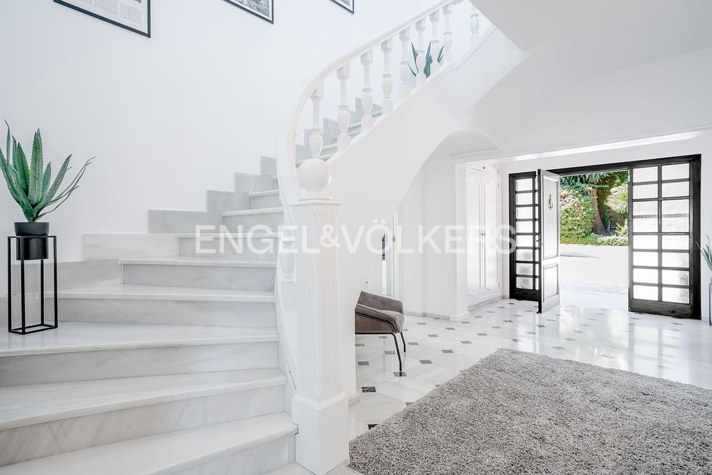 6 sypialnia Willa na sprzedaż w Calpe / Calp z basenem garażem - 1 650 000 € (Ref: 9241963)