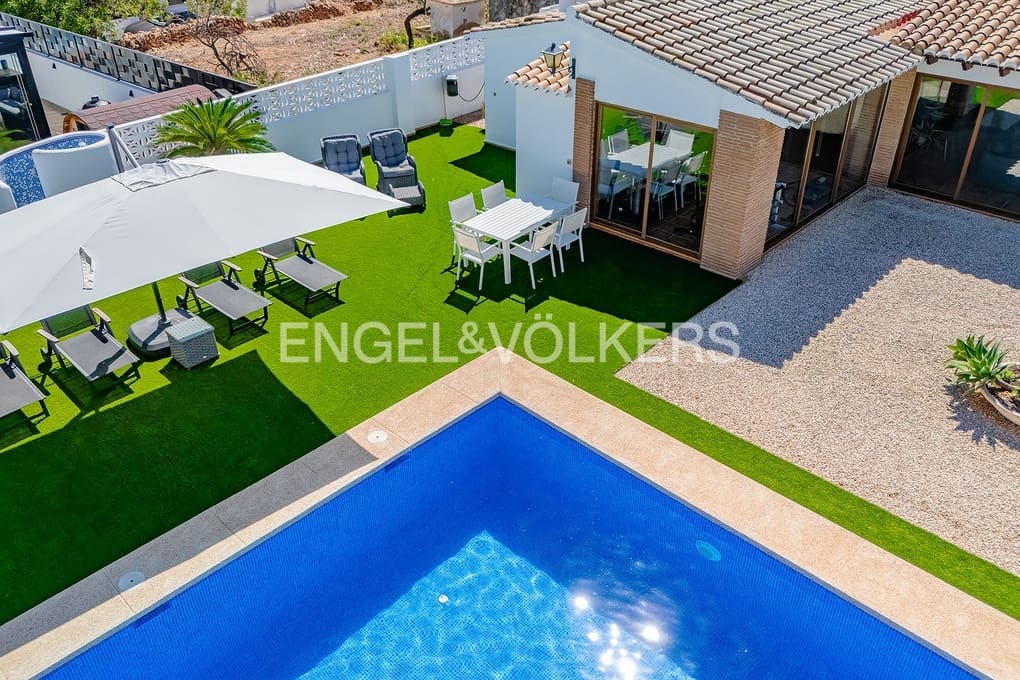 6 sypialnia Willa na sprzedaż w Calpe / Calp z basenem garażem - 1 650 000 € (Ref: 9241963)