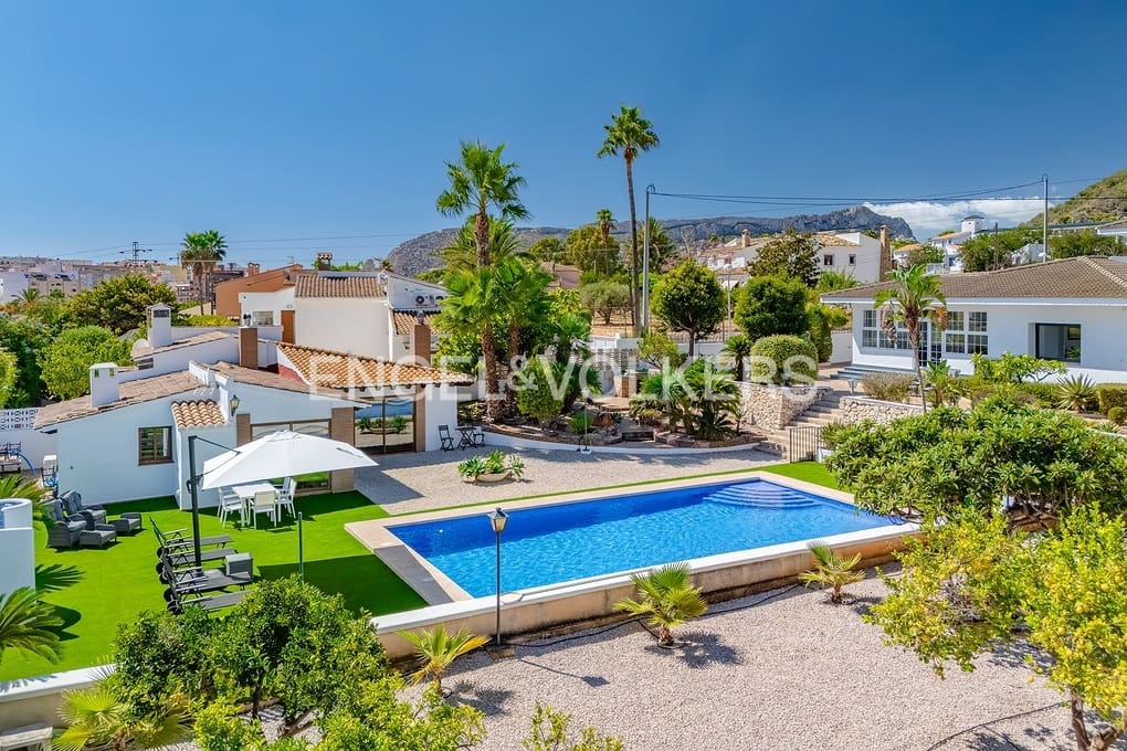 6 sypialnia Willa na sprzedaż w Calpe / Calp z basenem garażem - 1 650 000 € (Ref: 9241963)