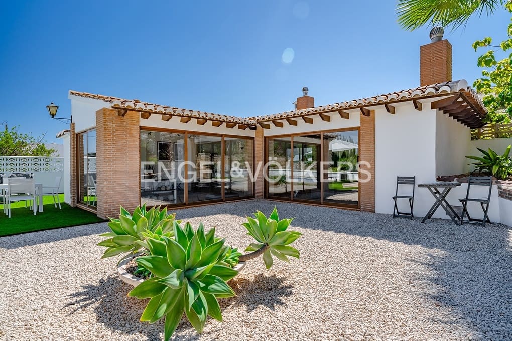 6 sypialnia Willa na sprzedaż w Calpe / Calp z basenem garażem - 1 650 000 € (Ref: 9241963)