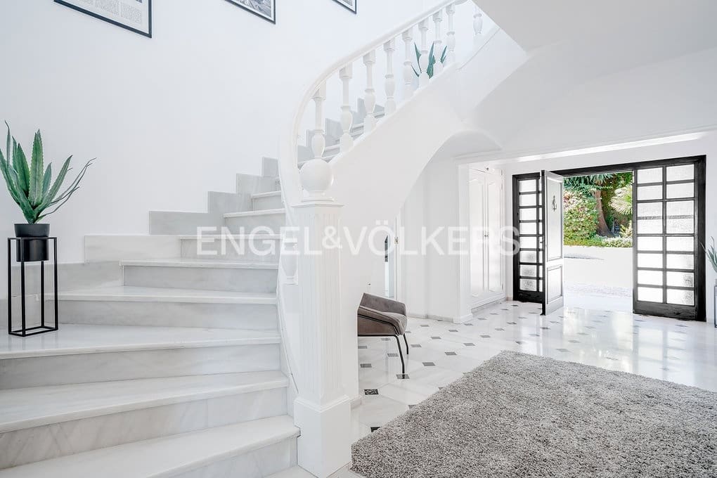 6 soveværelse Villa til salg i Calpe / Calp med swimmingpool garage - € 1.650.000 (Ref: 9241963)