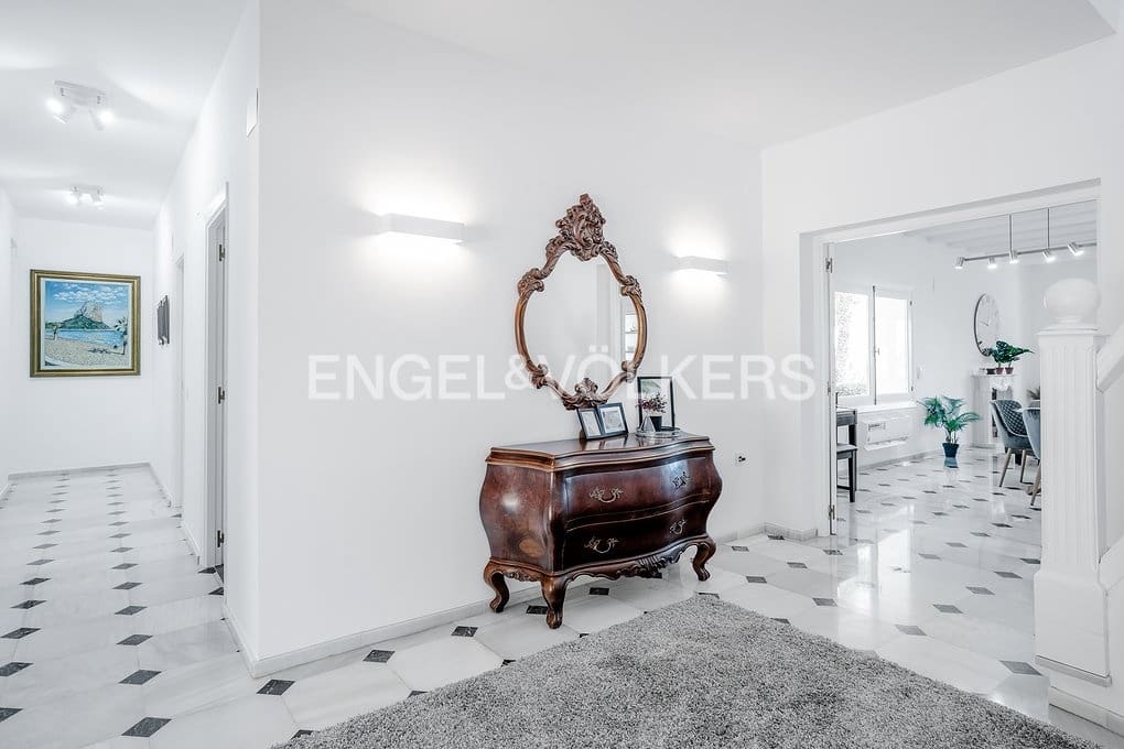 6 soveværelse Villa til salg i Calpe / Calp med swimmingpool garage - € 1.650.000 (Ref: 9241963)