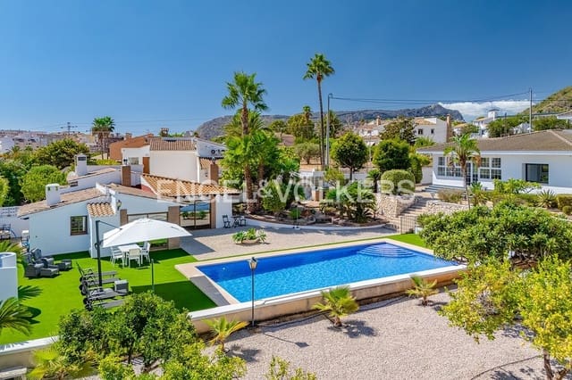 6 soverom Villa til salgs i Pueblo, Calpe / Calp med svømmebasseng garasje - € 1 650 000 (Ref: 9241963)