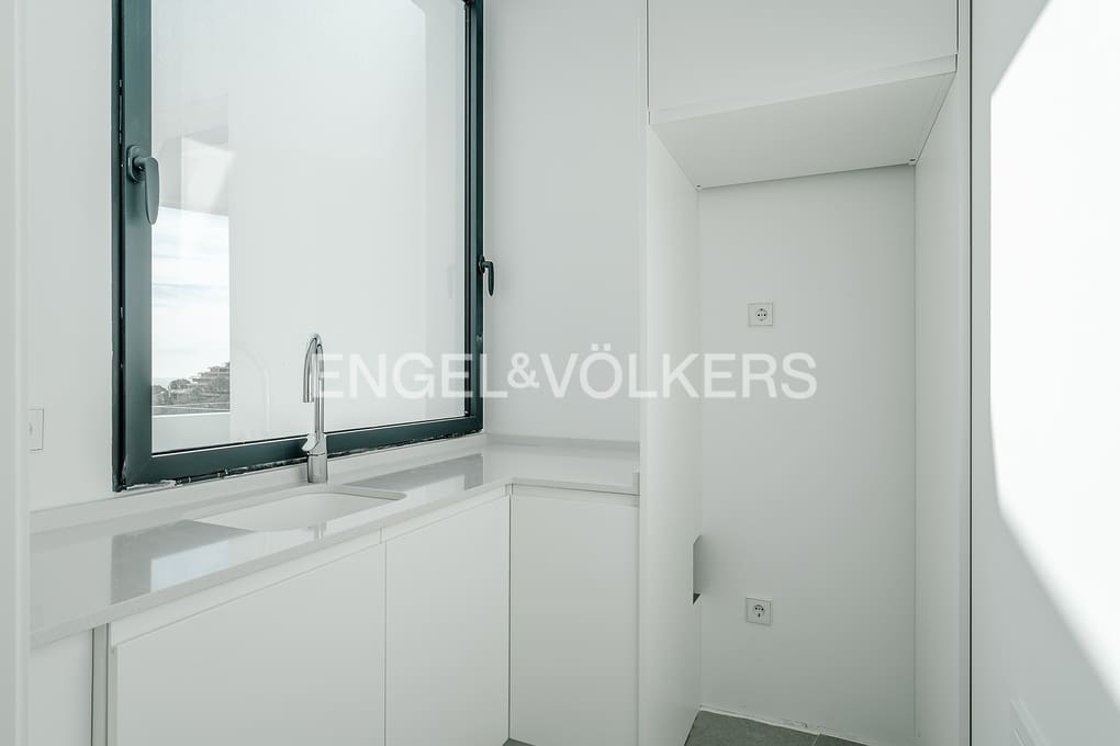 4 bedroom Villa for sale in Altea with pool garage - € 2,290,000 (Ref: 9293814)