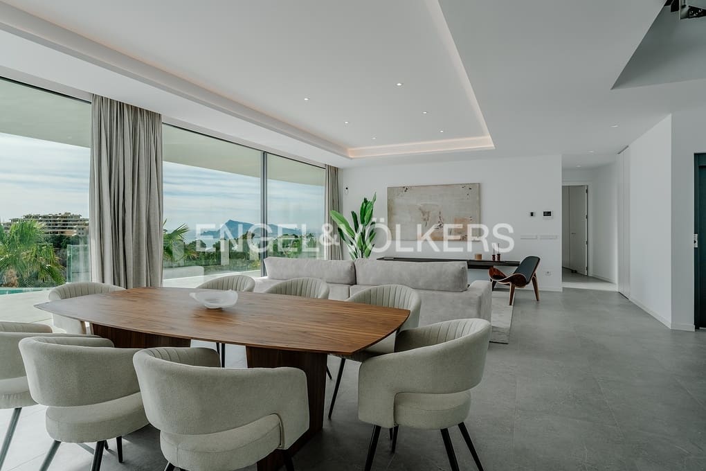 4 bedroom Villa for sale in Altea with pool garage - € 2,290,000 (Ref: 9293814)