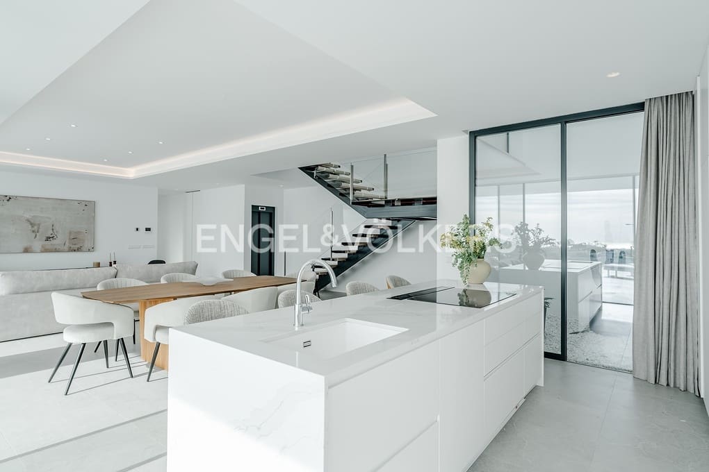 4 bedroom Villa for sale in Altea with pool garage - € 2,290,000 (Ref: 9293814)