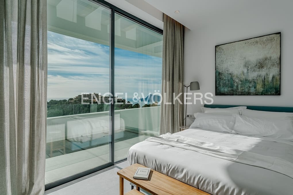 4 bedroom Villa for sale in Altea with pool garage - € 2,290,000 (Ref: 9293814)