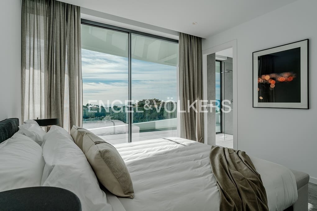 4 bedroom Villa for sale in Altea with pool garage - € 2,290,000 (Ref: 9293814)