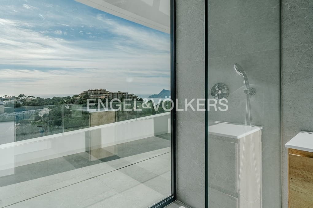 4 bedroom Villa for sale in Altea with pool garage - € 2,290,000 (Ref: 9293814)