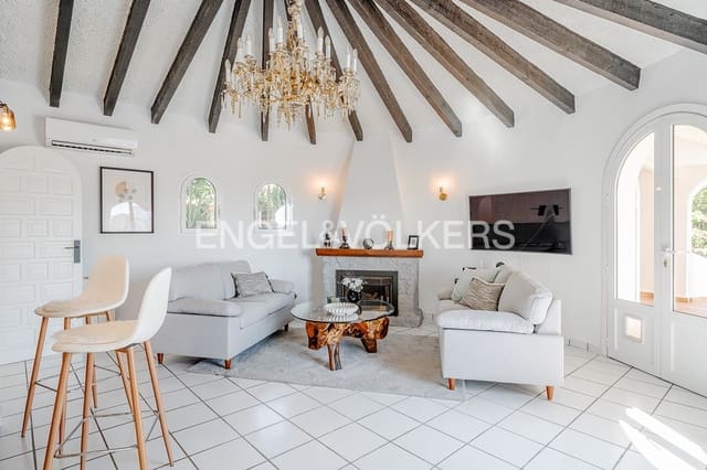 3 Zimmer Villa zu verkaufen in Calpe / Calp mit Pool Garage - 615.000 € (Ref: 9302784)