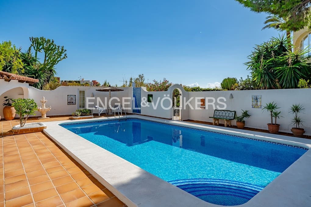 3 Zimmer Villa zu verkaufen in Calpe / Calp mit Pool Garage - 615.000 € (Ref: 9302784)