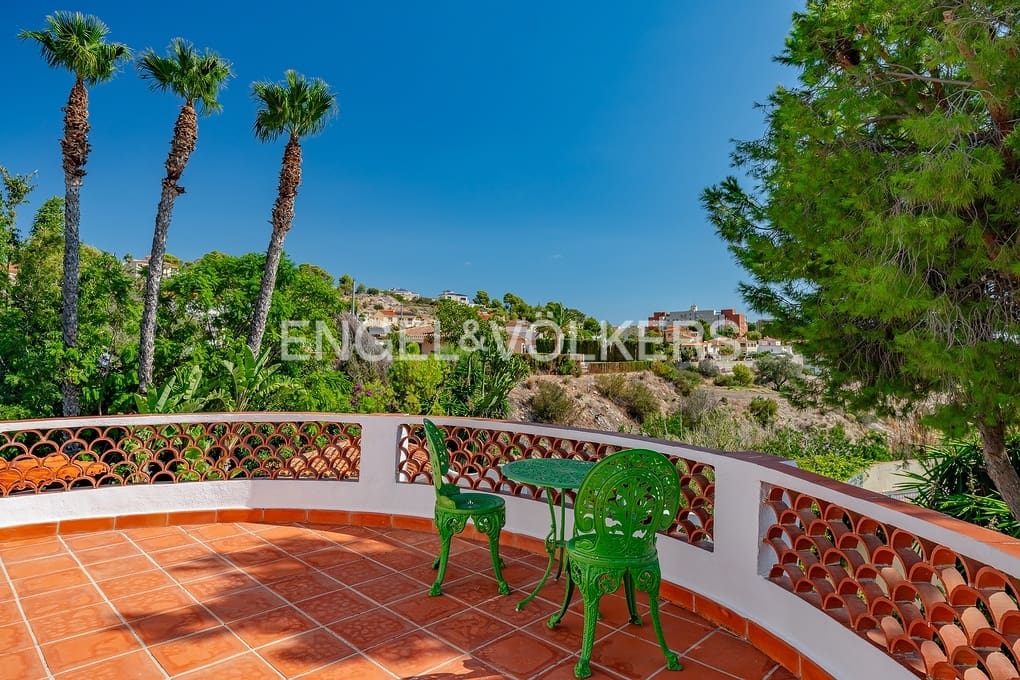 3 Zimmer Villa zu verkaufen in Calpe / Calp mit Pool Garage - 615.000 € (Ref: 9302784)