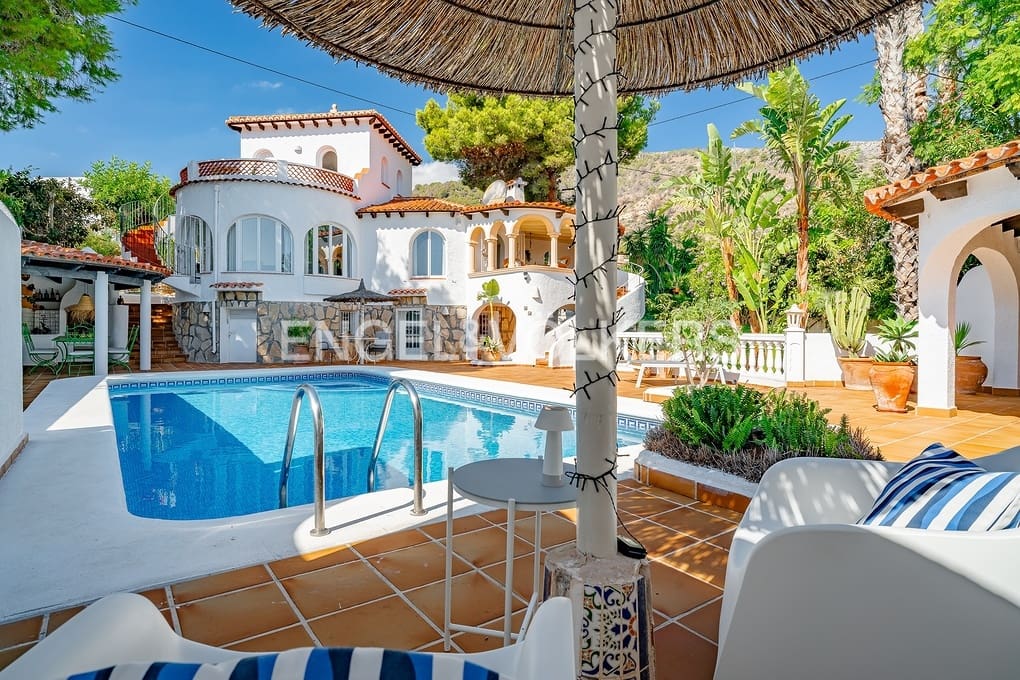 3 Zimmer Villa zu verkaufen in Calpe / Calp mit Pool Garage - 615.000 € (Ref: 9302784)