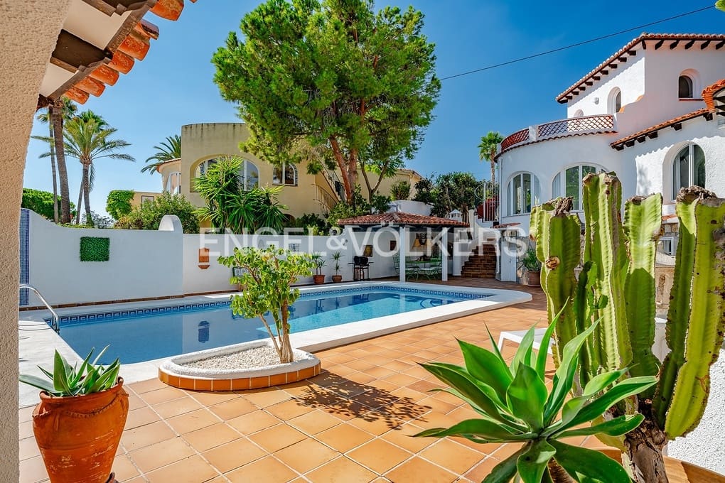 3 Zimmer Villa zu verkaufen in Calpe / Calp mit Pool Garage - 615.000 € (Ref: 9302784)