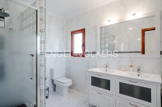 Chalet de 4 habitaciones en Calpe / Calp en venta con piscina garaje - 840.000 € (Ref: 9312091)