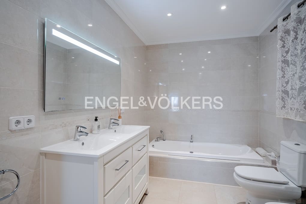 Chalet de 4 habitaciones en Calpe / Calp en venta con piscina garaje - 840.000 € (Ref: 9312091)