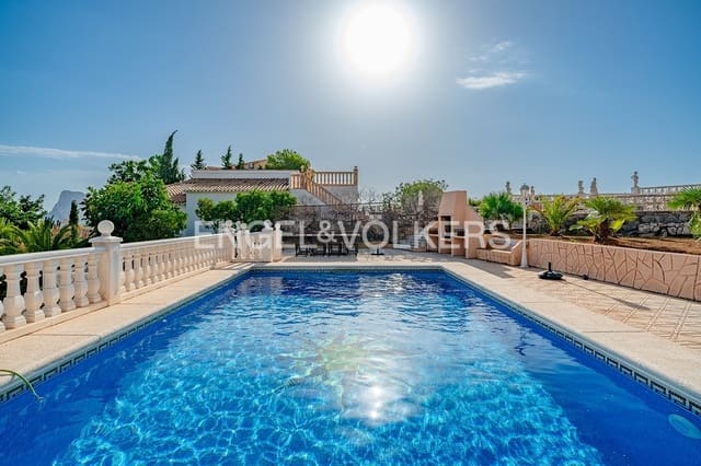 Chalet de 4 habitaciones en Calpe / Calp en venta con piscina garaje - 840.000 € (Ref: 9312091)