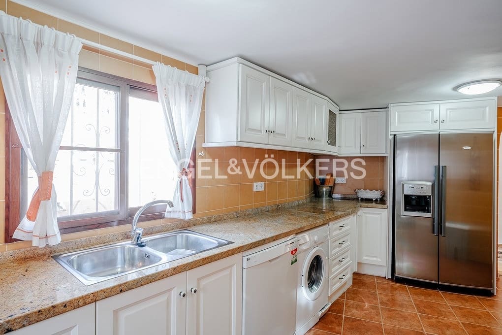 4 sypialnia Willa na sprzedaż w Calpe / Calp z basenem garażem - 790 000 € (Ref: 9312091)