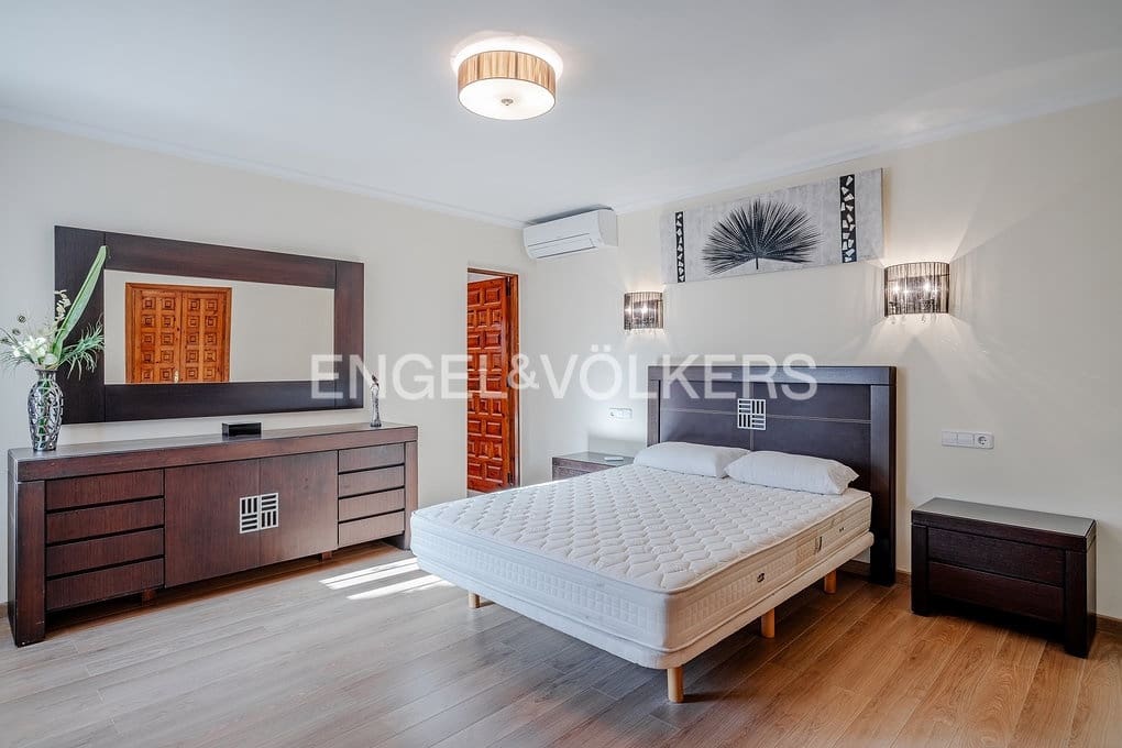 4 sypialnia Willa na sprzedaż w Calpe / Calp z basenem garażem - 790 000 € (Ref: 9312091)
