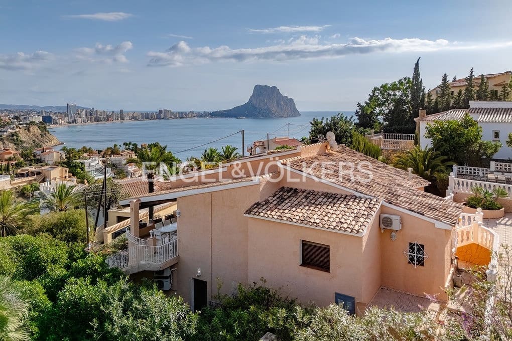 4 sypialnia Willa na sprzedaż w Calpe / Calp z basenem garażem - 790 000 € (Ref: 9312091)