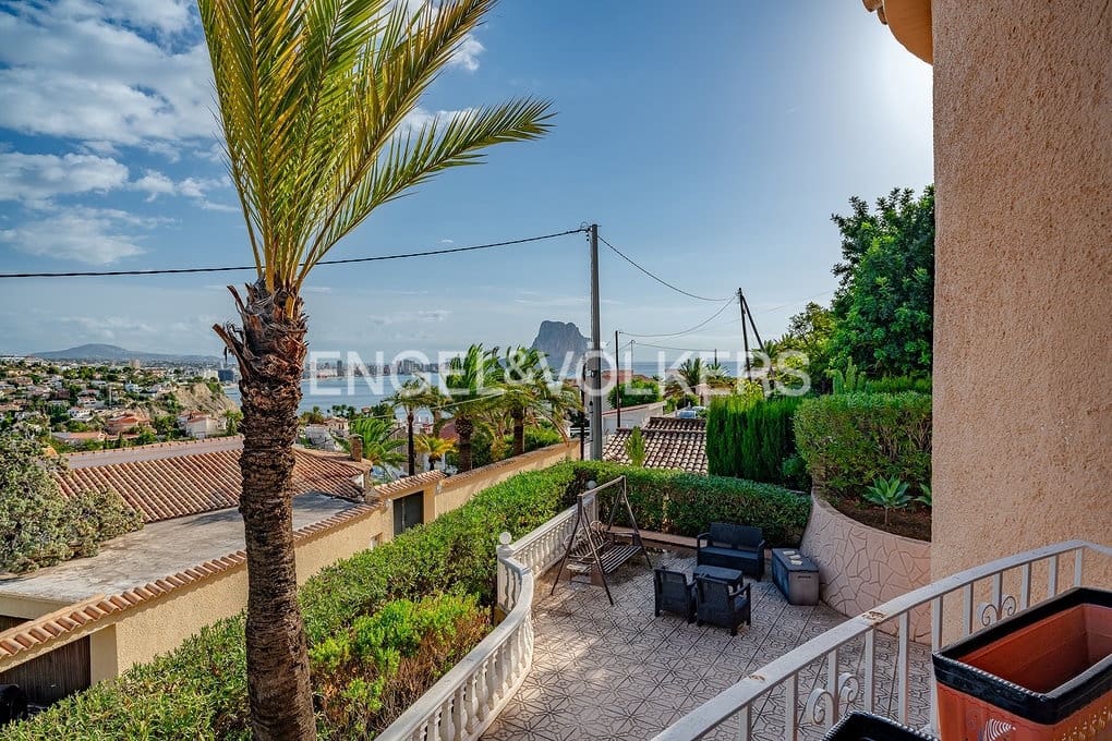 4 sypialnia Willa na sprzedaż w Calpe / Calp z basenem garażem - 790 000 € (Ref: 9312091)