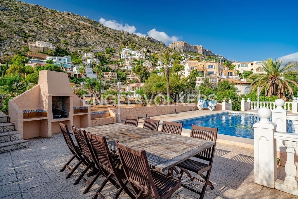 4 sypialnia Willa na sprzedaż w Calpe / Calp z basenem garażem - 790 000 € (Ref: 9312091)