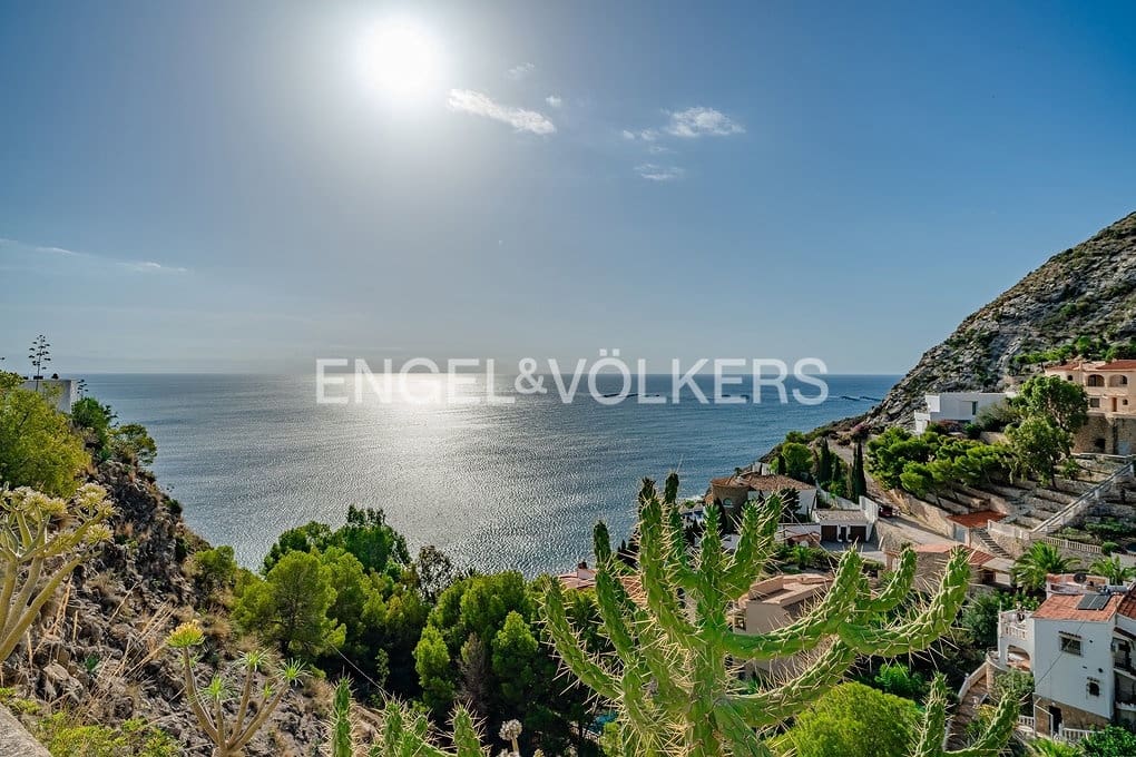 4 sypialnia Willa na sprzedaż w Calpe / Calp z basenem garażem - 790 000 € (Ref: 9312091)