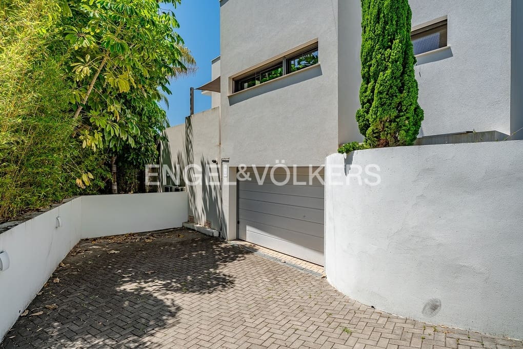 4 makuuhuone Huvila myytävänä paikassa Benissa mukana uima-altaan 
autotalli - 1 950 000 € (Ref: 9316009)