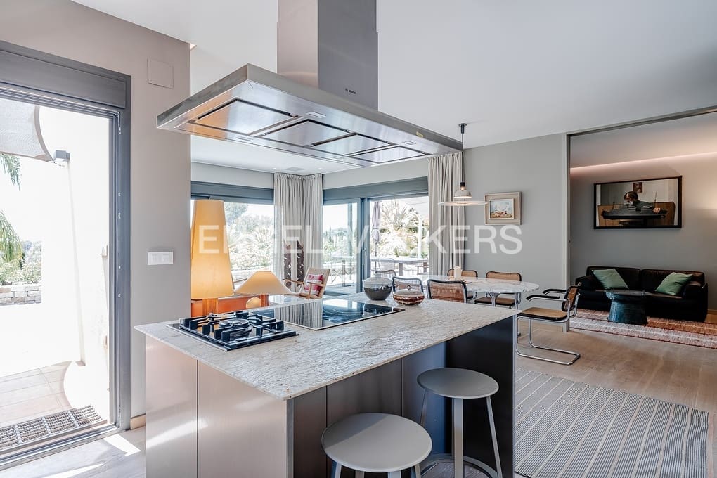 4 makuuhuone Huvila myytävänä paikassa Benissa mukana uima-altaan 
autotalli - 1 950 000 € (Ref: 9316009)