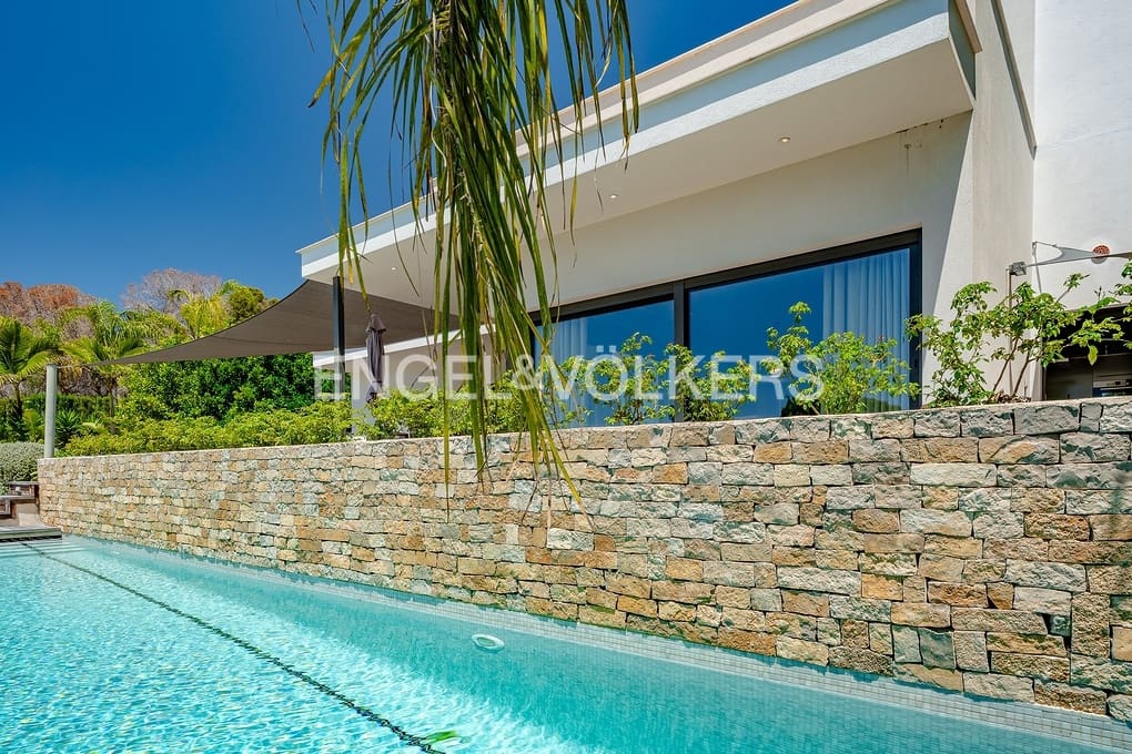 4 makuuhuone Huvila myytävänä paikassa Benissa mukana uima-altaan 
autotalli - 1 950 000 € (Ref: 9316009)