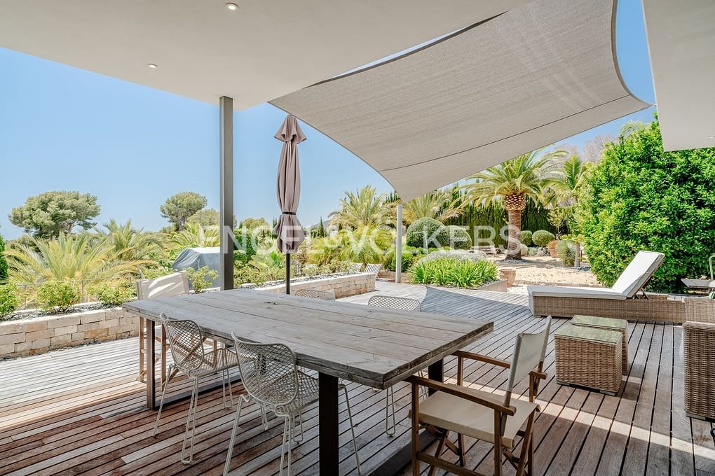 4 makuuhuone Huvila myytävänä paikassa Benissa mukana uima-altaan 
autotalli - 1 950 000 € (Ref: 9316009)