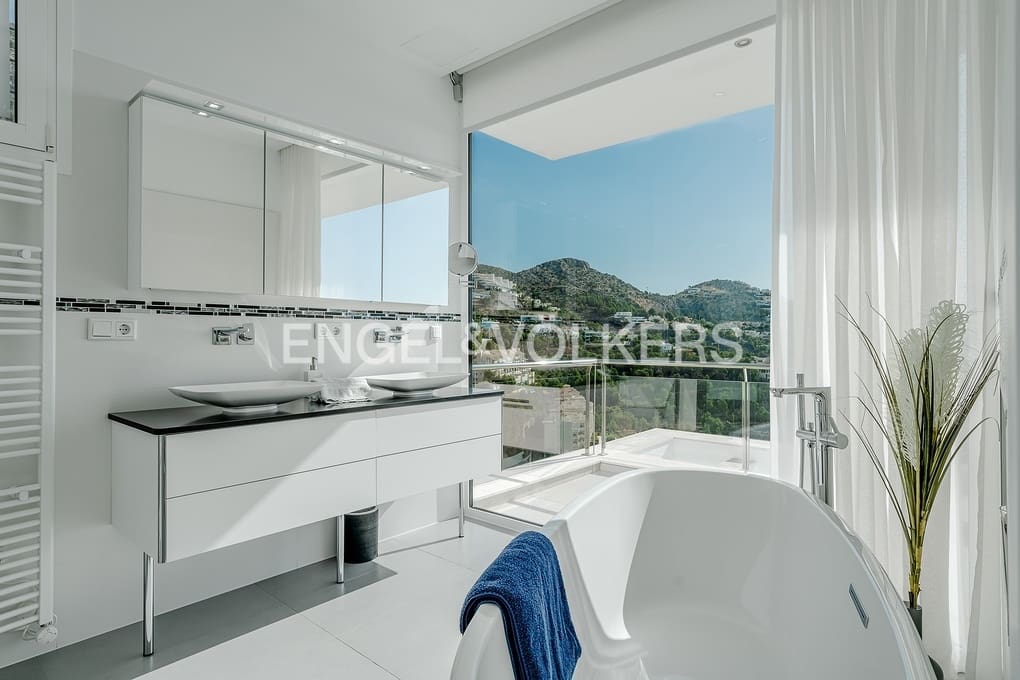3 soveværelse Villa til salg i Altea med swimmingpool garage - € 2.075.000 (Ref: 9325393)