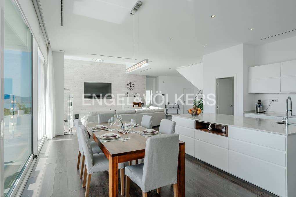 3 soveværelse Villa til salg i Altea med swimmingpool garage - € 2.075.000 (Ref: 9325393)