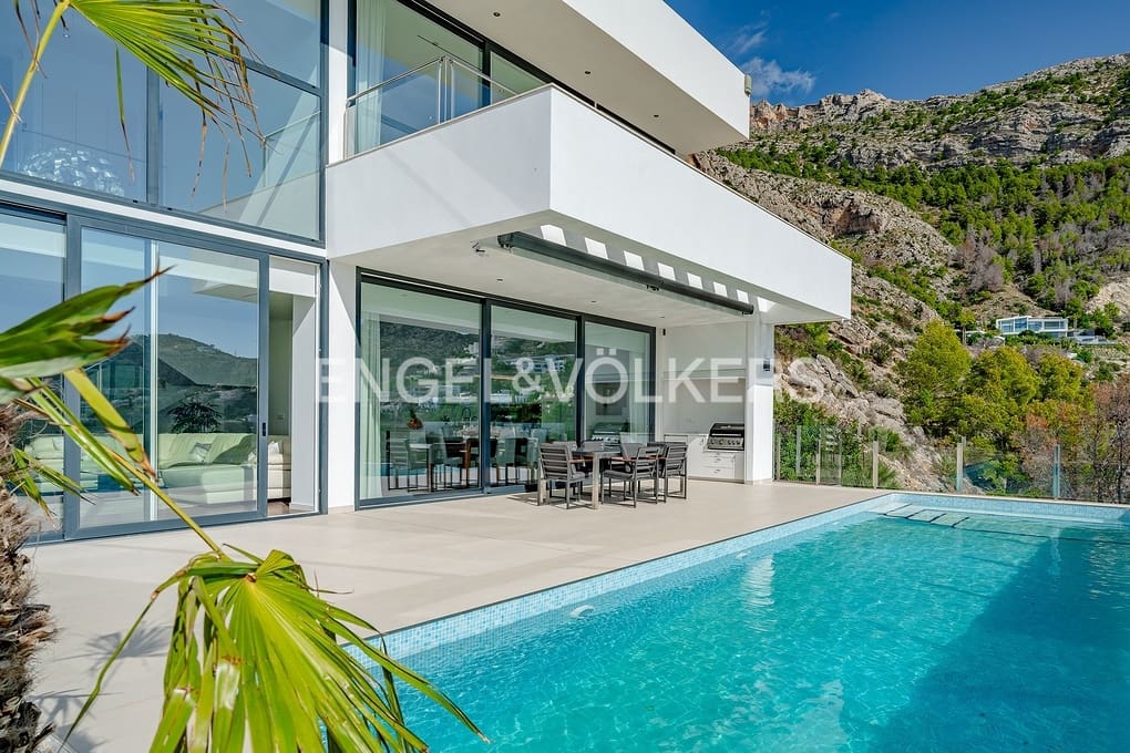 3 soveværelse Villa til salg i Altea med swimmingpool garage - € 2.075.000 (Ref: 9325393)