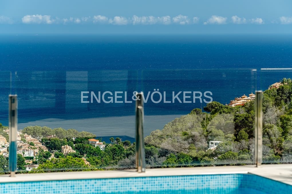 3 bedroom Villa for sale in Altea with pool garage - € 1,980,000 (Ref: 9325393)