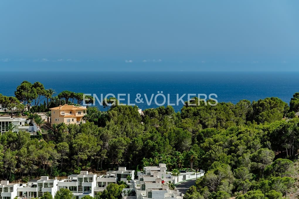 3 bedroom Villa for sale in Altea with pool garage - € 1,980,000 (Ref: 9325393)