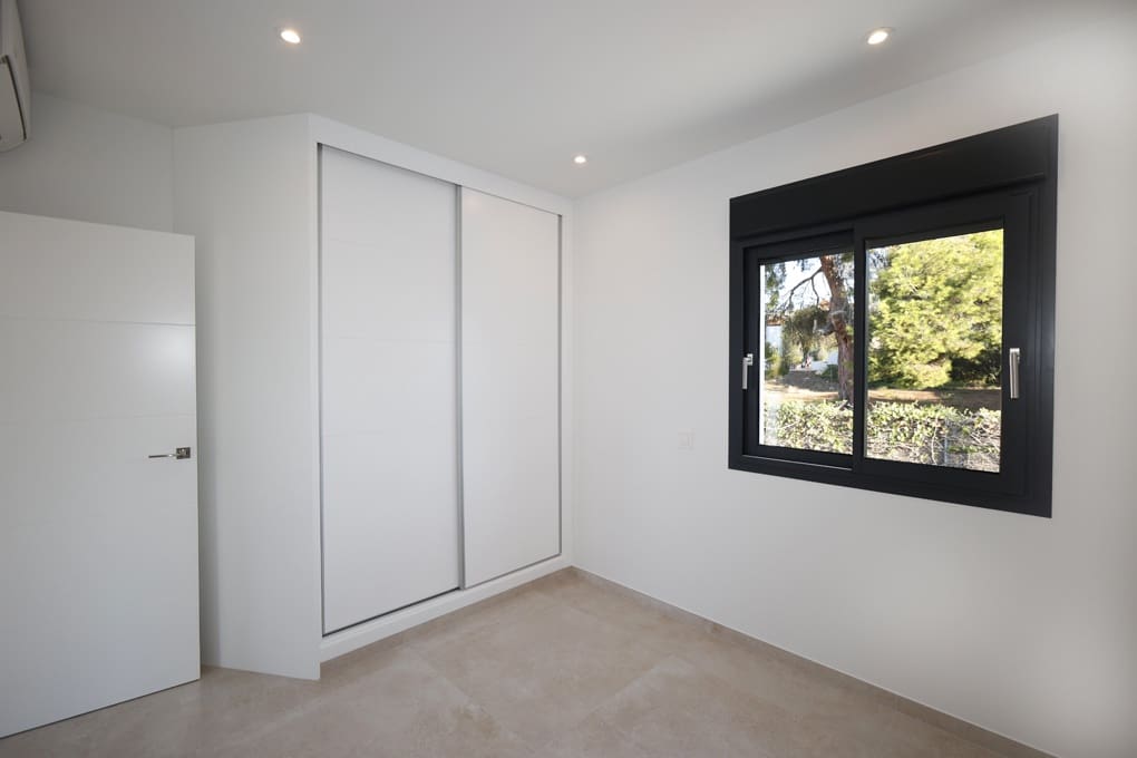 4 quarto Moradia para venda em Calpe / Calp com piscina garagem - 840 000 € (Ref: 9325705)