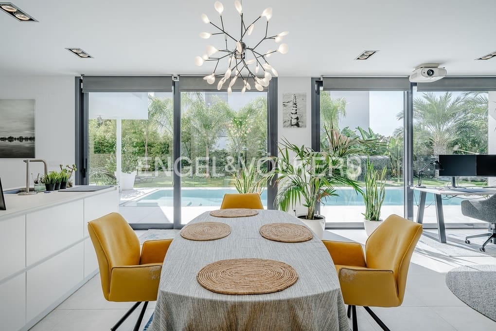 2 soveværelse Villa til salg i Calpe / Calp med swimmingpool garage - € 1.140.000 (Ref: 9327003)