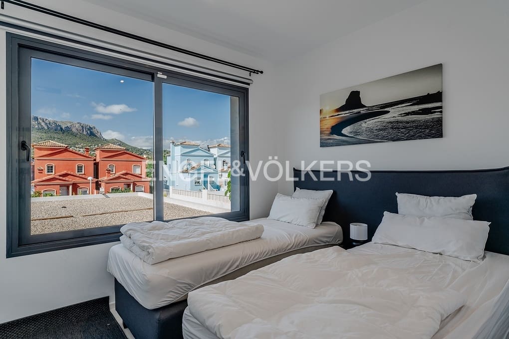 2 soveværelse Villa til salg i Calpe / Calp med swimmingpool garage - € 1.140.000 (Ref: 9327003)