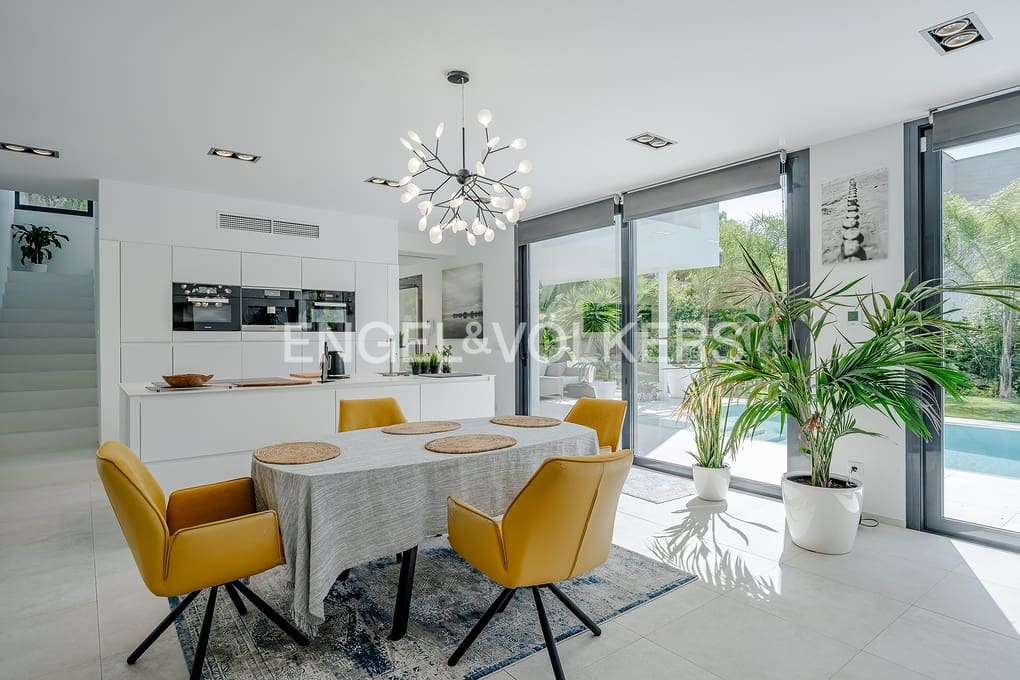 2 soveværelse Villa til salg i Calpe / Calp med swimmingpool garage - € 1.140.000 (Ref: 9327003)