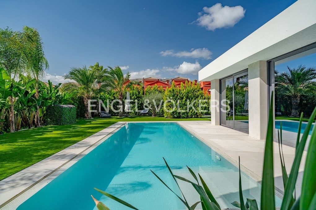 2 soveværelse Villa til salg i Calpe / Calp med swimmingpool garage - € 1.140.000 (Ref: 9327003)