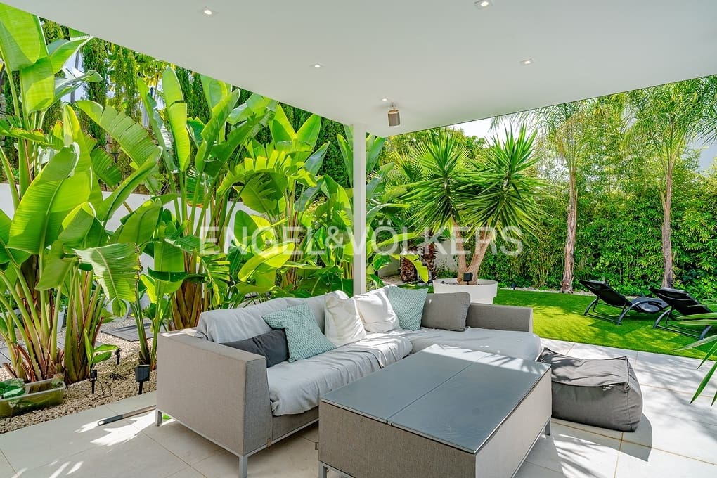 2 soveværelse Villa til salg i Calpe / Calp med swimmingpool garage - € 1.140.000 (Ref: 9327003)